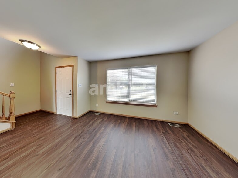 Building Photo - 2816 Bloomfield Dr