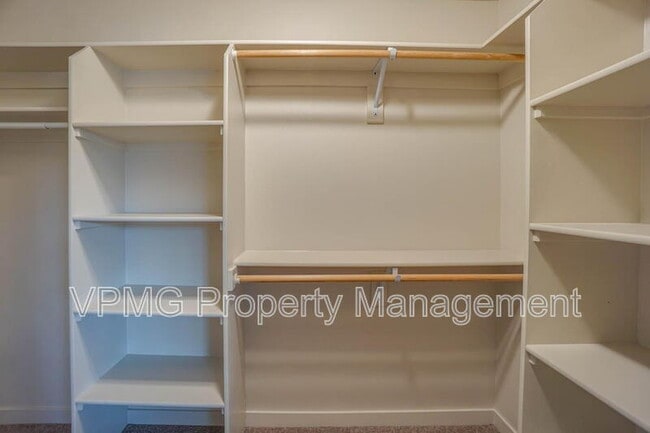 Building Photo - 137 N 44th Pl
