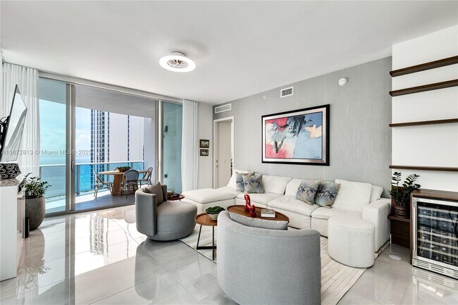 Building Photo - 17550 Collins Ave