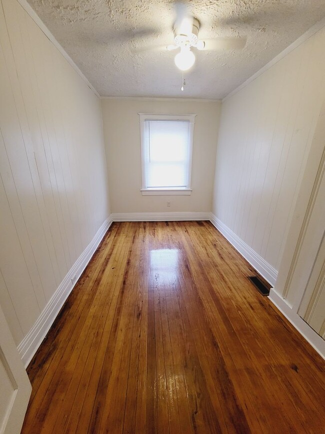 Building Photo - Beautiful Renovated Single Family Home!