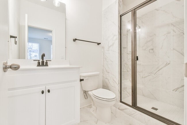 Building Photo - 6528 Beacon Dr