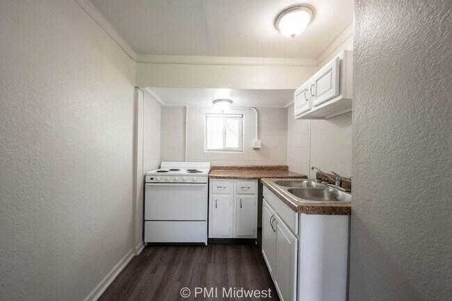 Building Photo - "Cozy Studio Living: Efficient & Affordable Space in Greenfield, IN!"