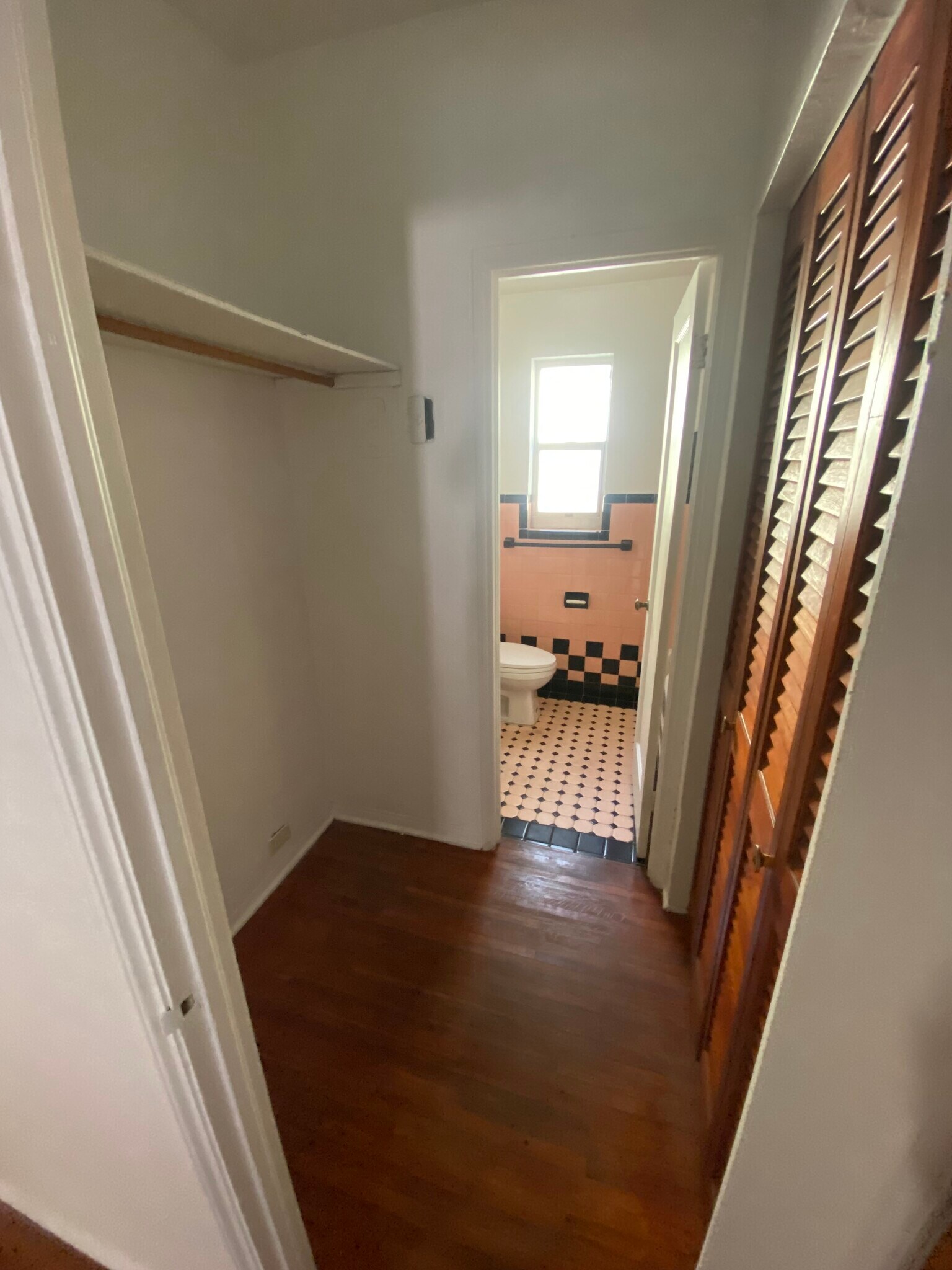 Closet - 8910 Collins Ave