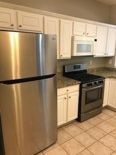 Building Photo - 134 Regent Pl
