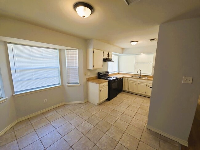 Building Photo - 5611 Caldicote St