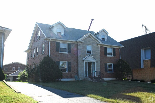 Building Photo - 331 Duke Rd