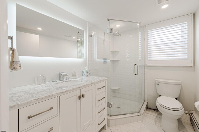 Building Photo - 9506 Ventnor Ave