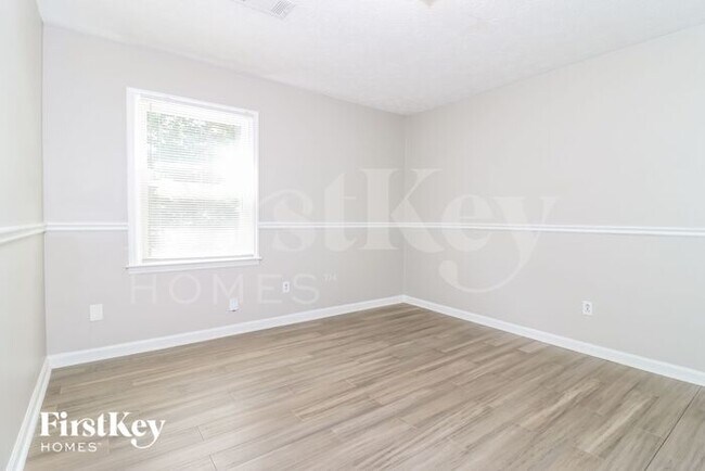 Building Photo - 278 Omega Dr