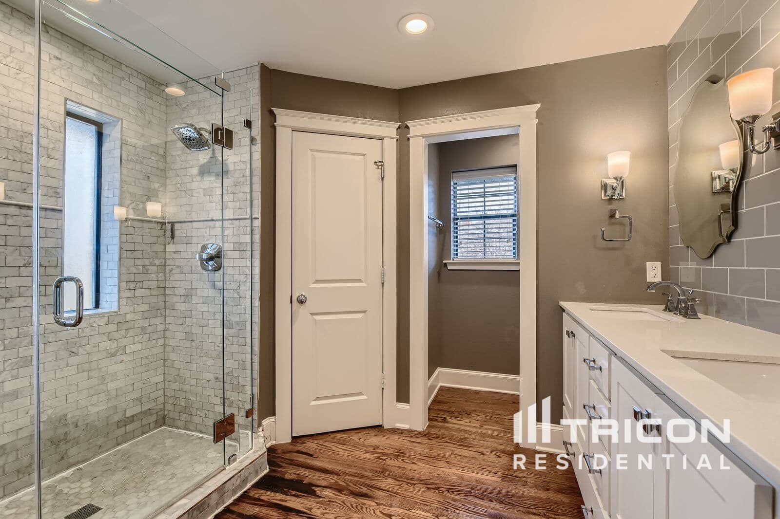 Building Photo - 207 Tanglewood Dr