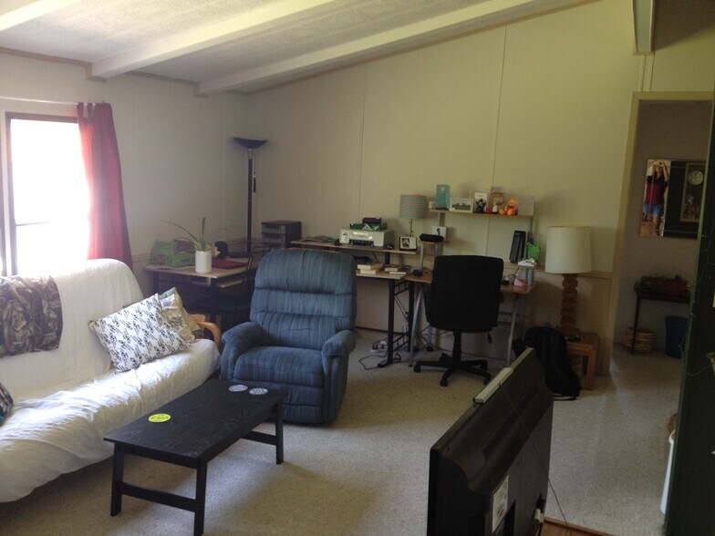 Building Photo - 107 Mary Ln