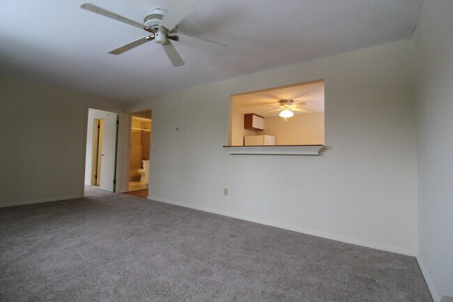 Primary Photo - 207 Village Dr
