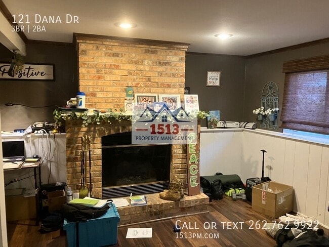Building Photo - 121 Dana Dr