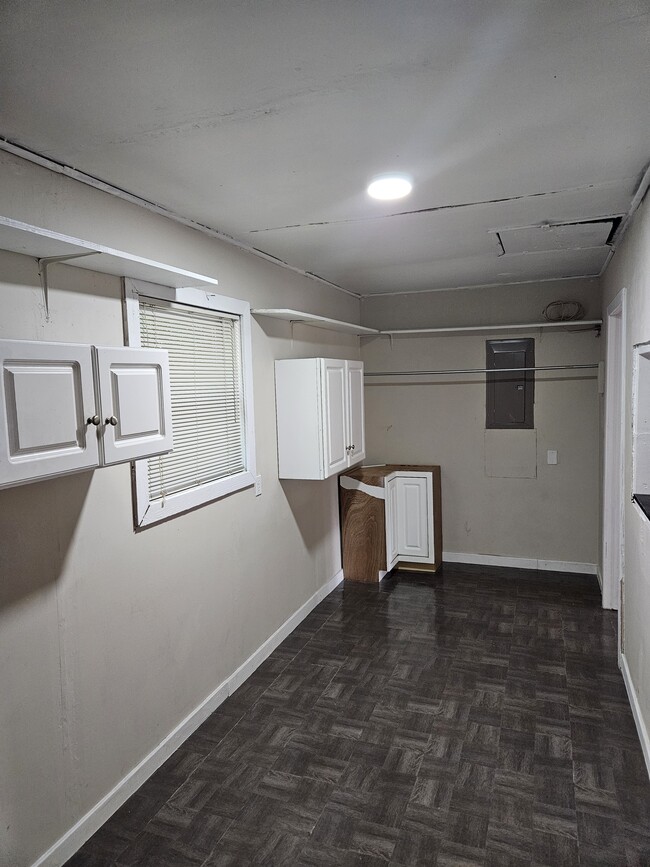 Building Photo - 6331 Mockingbird Ln