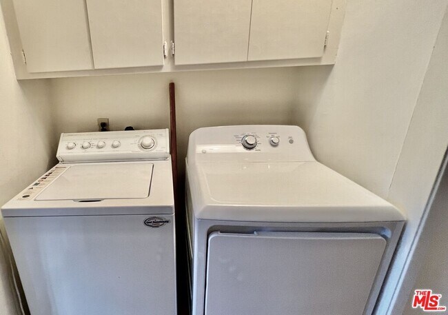 Building Photo - 1008 Westholme Ave