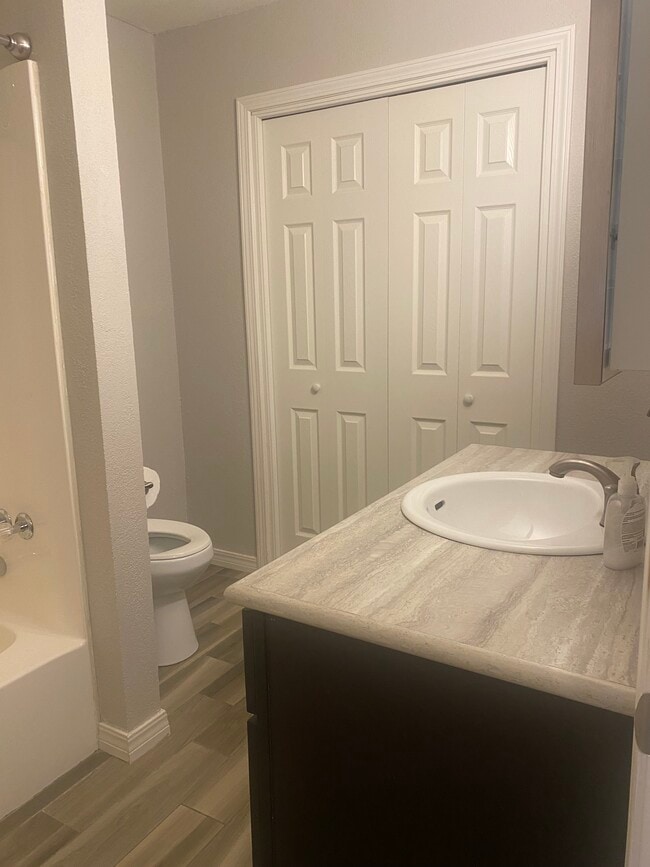 Building Photo - 826 Hardy Springs Cir