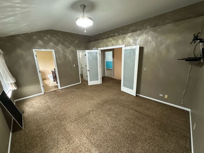 Building Photo - 227 Butler Dr
