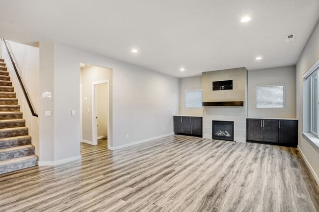 Building Photo - Stunning 4bed/2.5bath Home with High-End Upgrades in Snohomish WA!