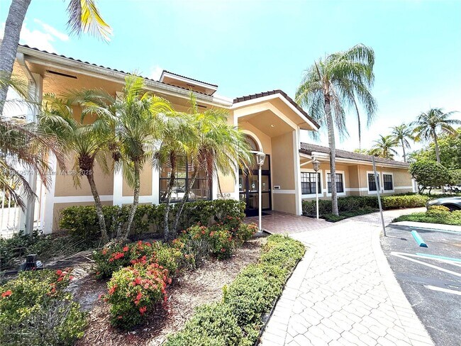 Building Photo - 301 Palm Way