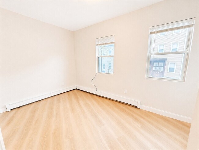 Building Photo - 53 White St