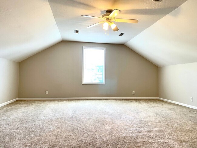 Building Photo - 265 Senator Dr