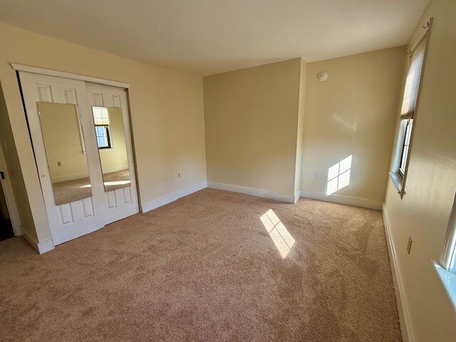 Third floor front bedroom - 2315 South St