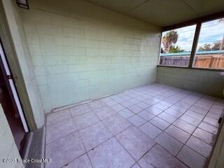 Building Photo - 165 S Tropical Trail