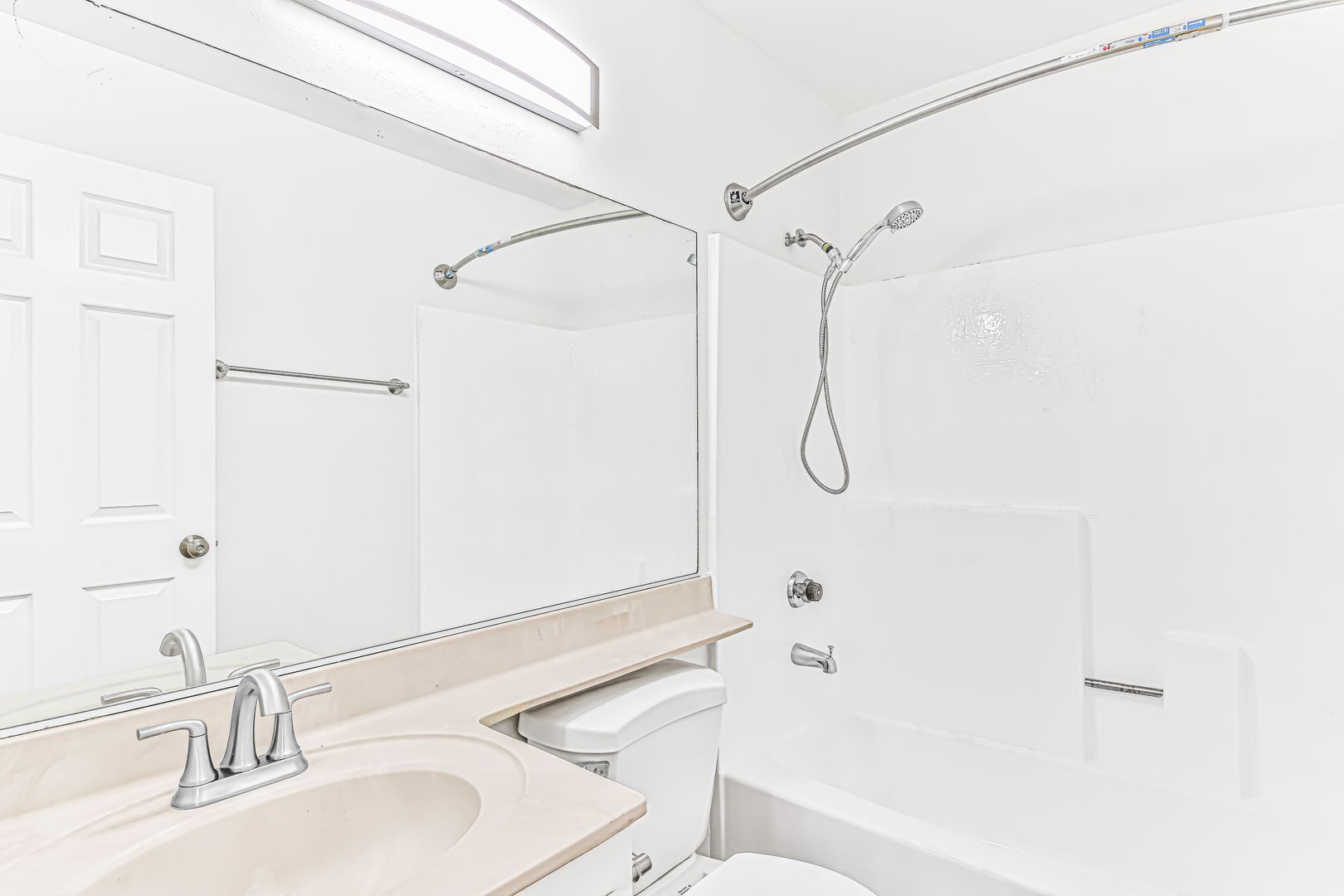 Building Photo - 1075 Loma Ave