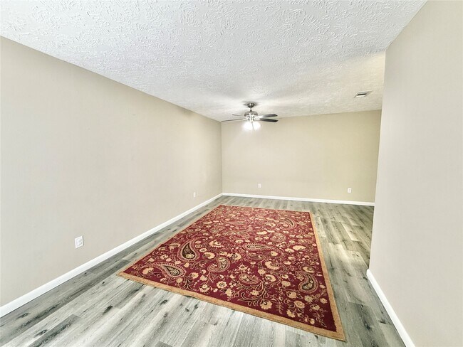 Building Photo - 13330 Cologne Dr