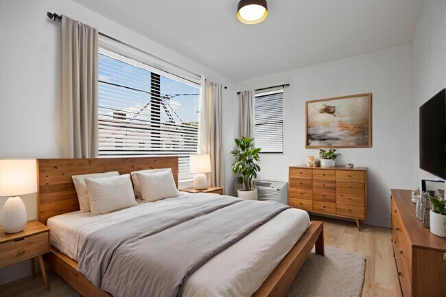 Building Photo - 6710 Park Ave