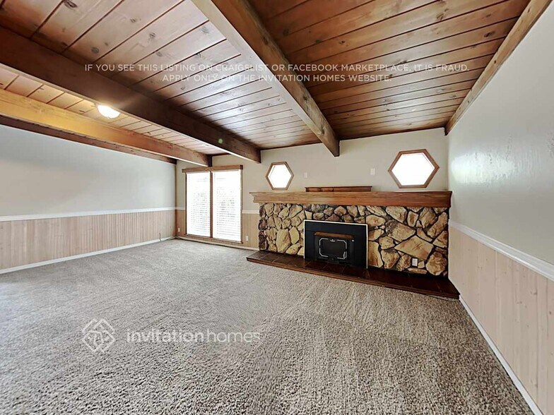 Building Photo - 278 Hemlock St