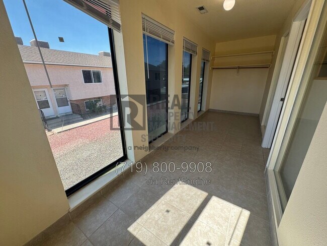 Building Photo - 2116 Norman Ln