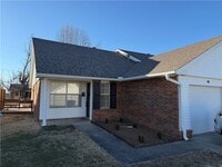 Building Photo - 317 S 11th Pl