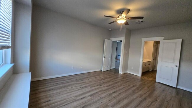 Building Photo - 602 Pearly Eye Dr