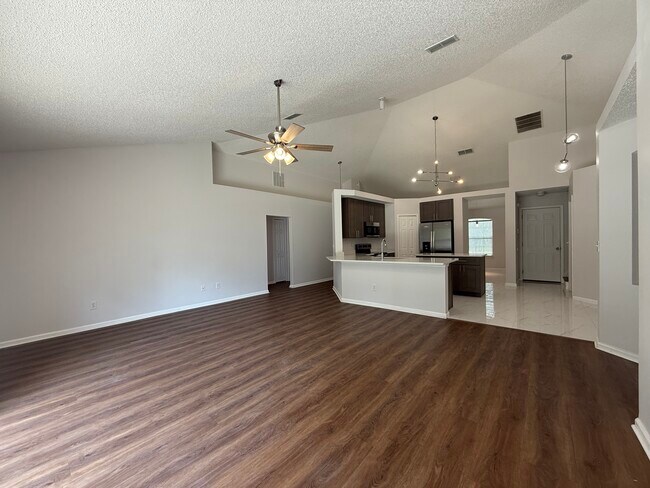 Building Photo - 5458 Hidden Gardens Dr