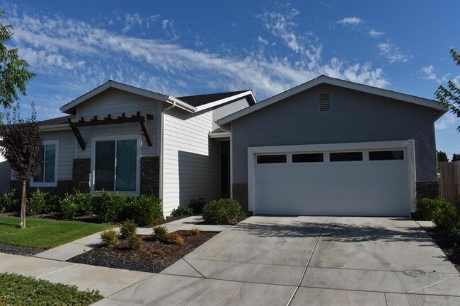 Primary Photo - 2446 Bastidas Dr