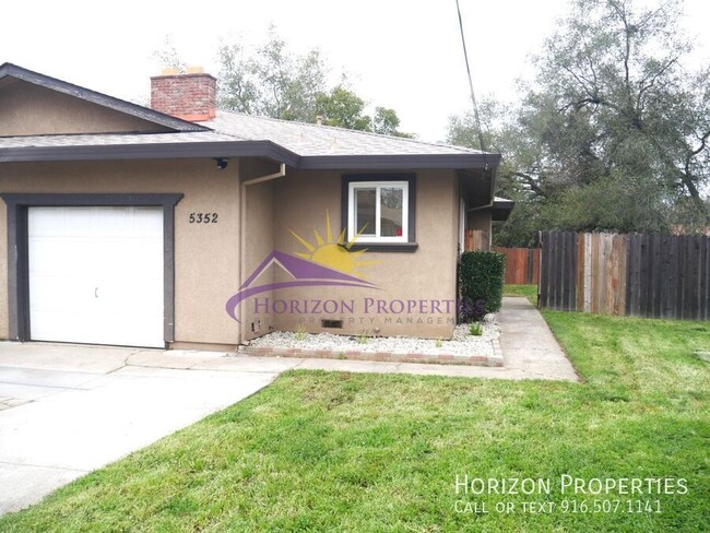 Primary Photo - 3 Bed 1 Bath 1,006 sqft Duplex in Fair Oaks