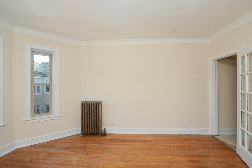 Building Photo - 4321 N Paulina St