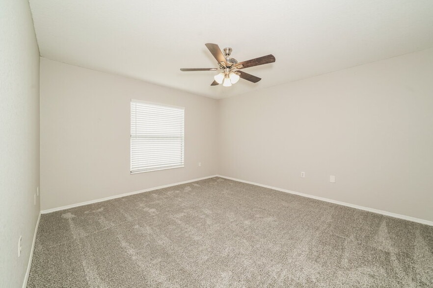 Building Photo - 8179 Woodvine Cir