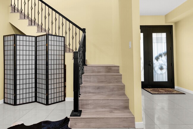 Building Photo - 17812 Parthenia St