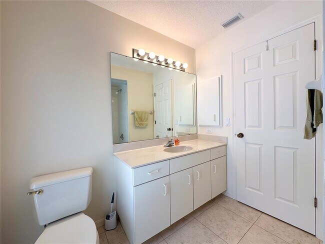 Building Photo - 5024 Southern Pine Cir
