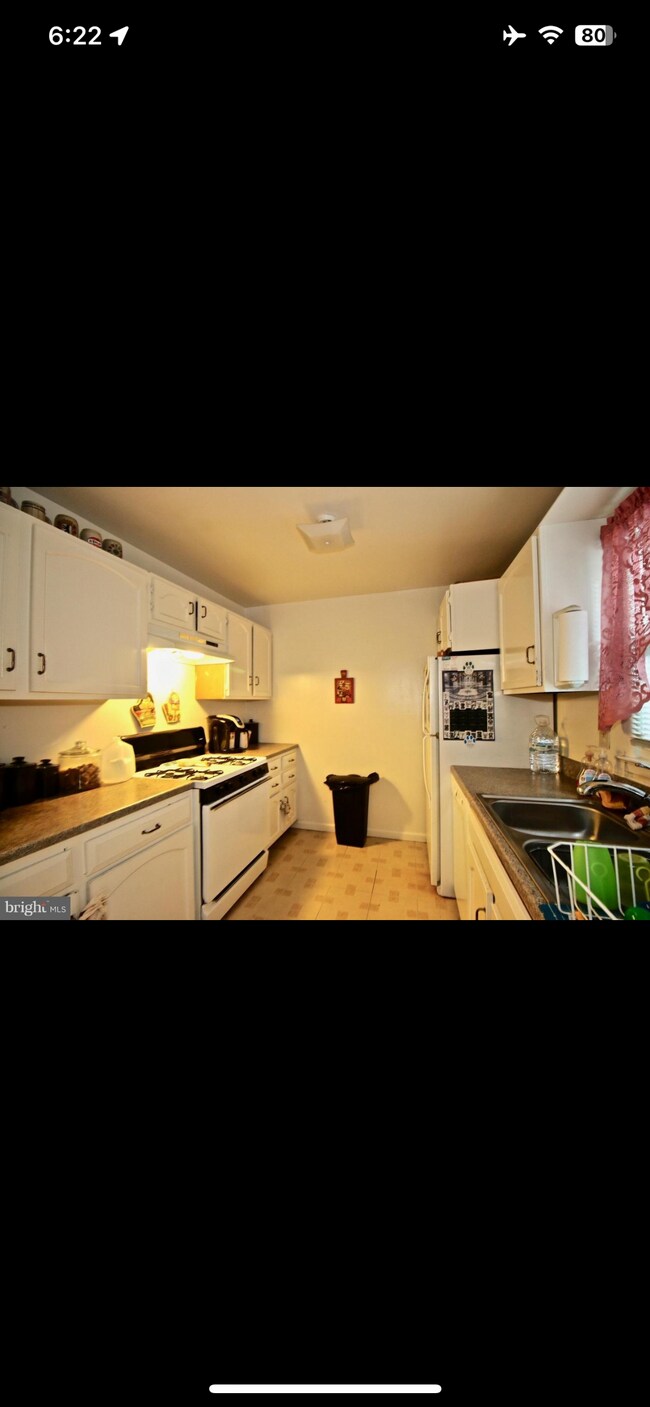 Building Photo - 13430 Kingsman Rd