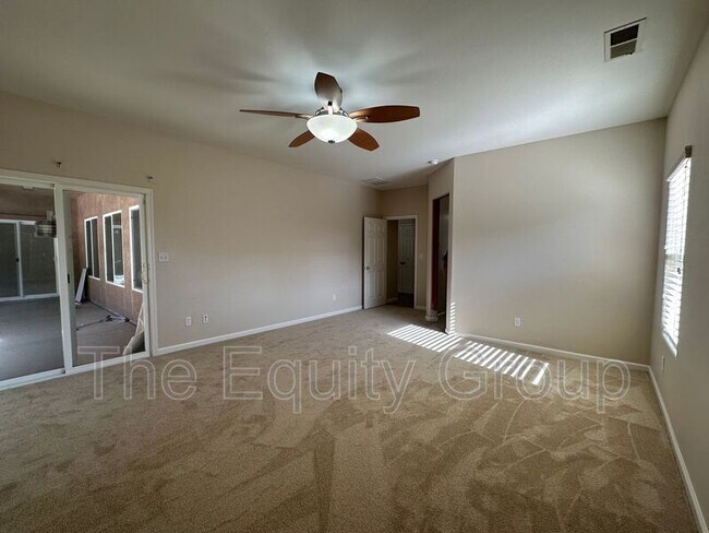 Building Photo - 4911 W Elkhorn Ave