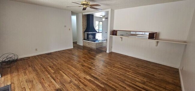 Building Photo - North West Reno 3 bed Room 2 bath 2 car garage Home For Rent,