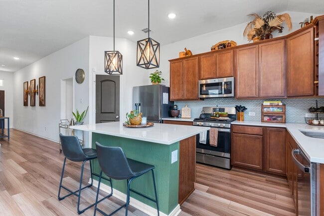 Primary Photo - 3221 Climbing Gardens Ct