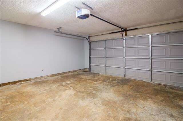 Building Photo - 24 Oxford Dr