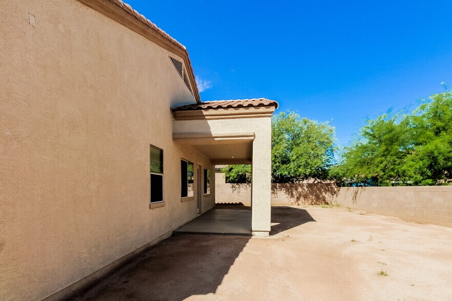 Building Photo - 6498 W Castle Pines Way