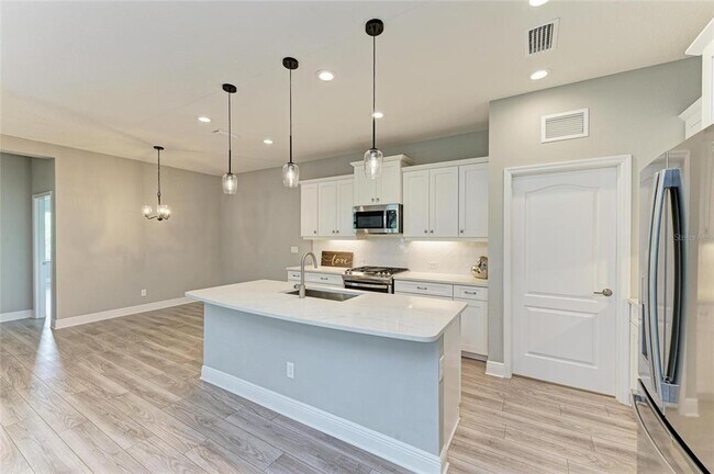 Building Photo - 2802 Butterfly Jasmine Trail