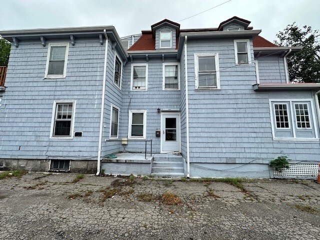 Primary Photo - 13 Spruce St
