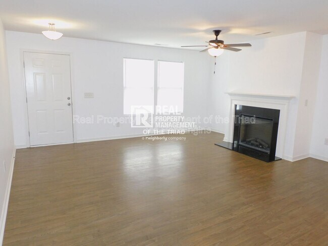 Building Photo - 5013 Red Poll Dr