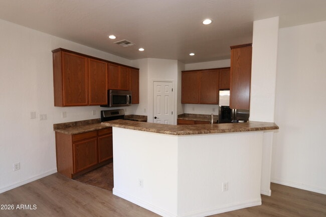 Building Photo - 7808 S 5th Ave